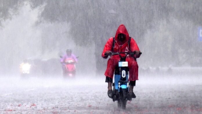 Mumbai Battling Record-Breaking Rain: Red Alert Issued.