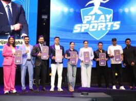 Sania Mirza, Mary Kom and Harbhajan Singh at the event along with former wrestler and social media fitness influencer Sangram Singh (4th from left)