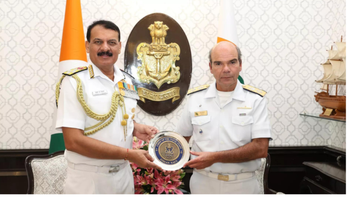 Brazil Navy Chief Admiral Marcos Sampaio Olsen and Indian Navy Chief Admiral Dinesh Tripathi 